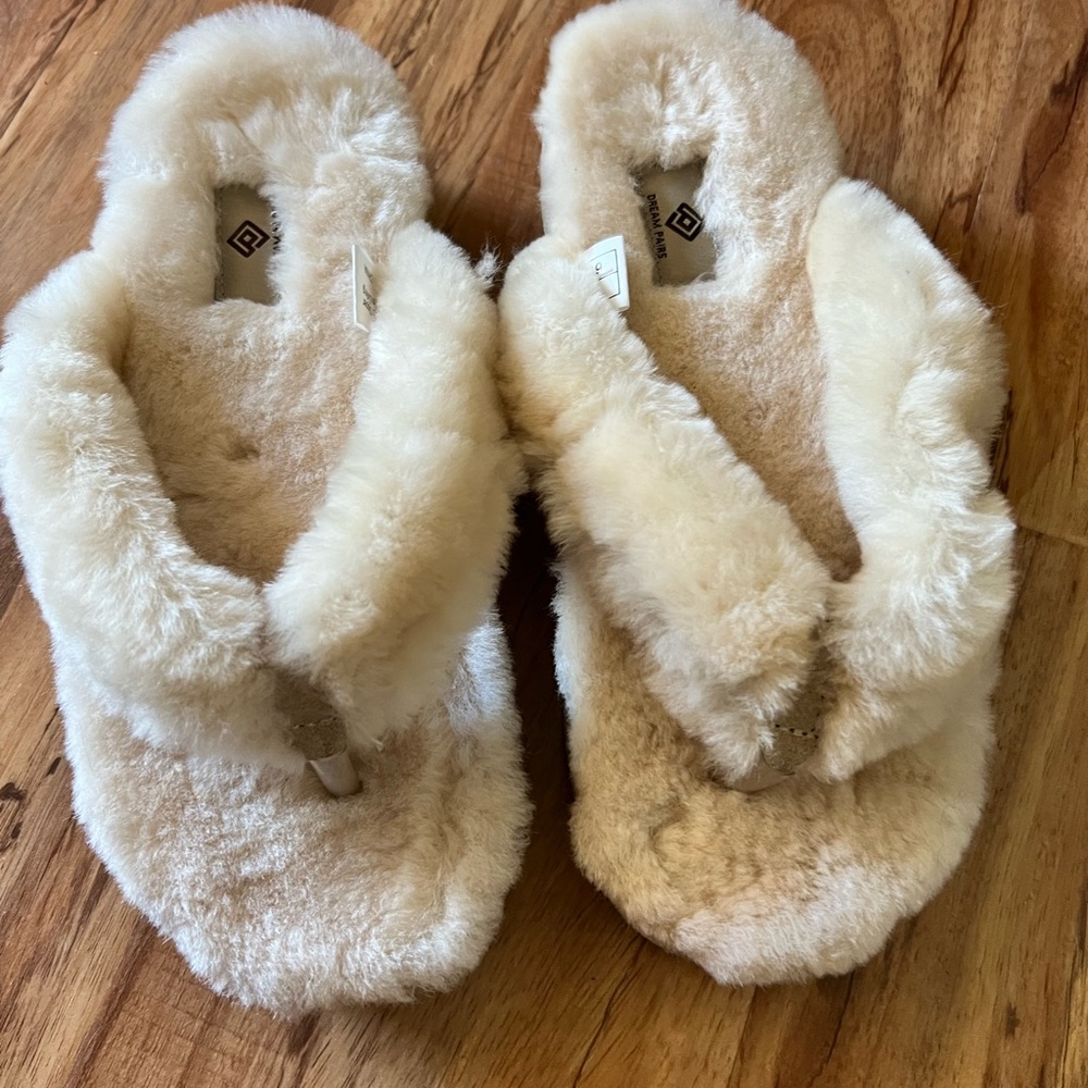 Dream Pairs Sheepskin Slippers
